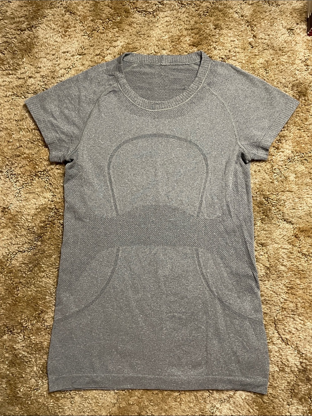 Lululemon Gray Swiftly Tech Short Sleeve Shirt Size 6
